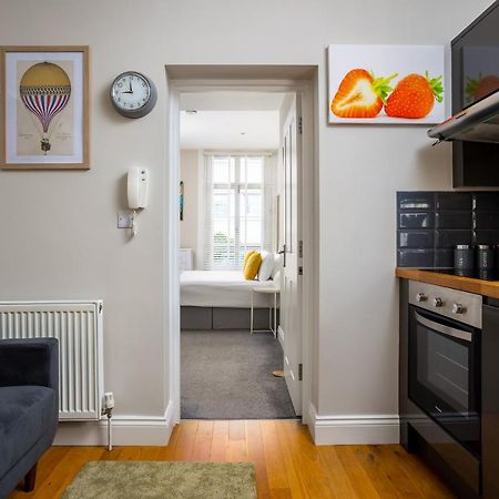 Contemporary Ground Floor Apartment - Town Centre With Parking! Cheltenham Exteriér fotografie