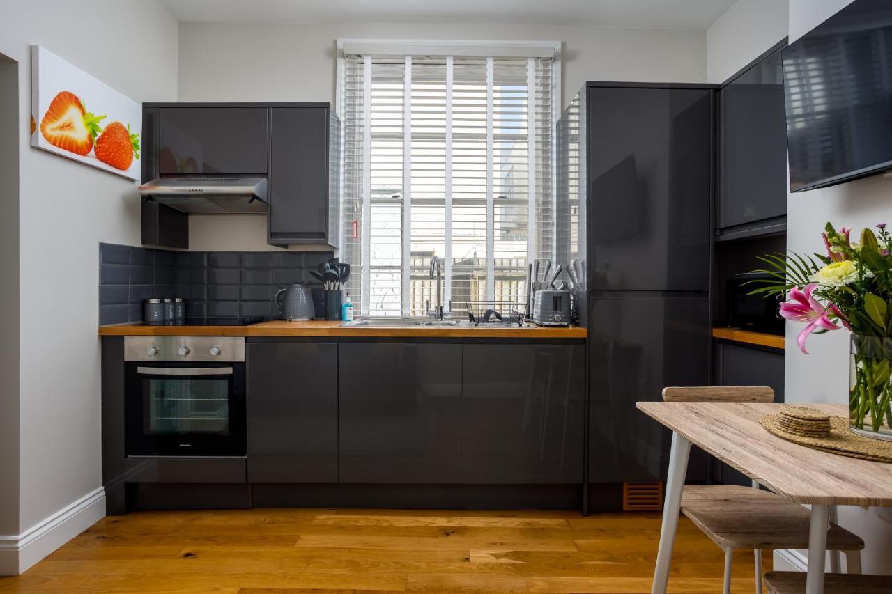 Contemporary Ground Floor Apartment - Town Centre With Parking! Cheltenham Exteriér fotografie